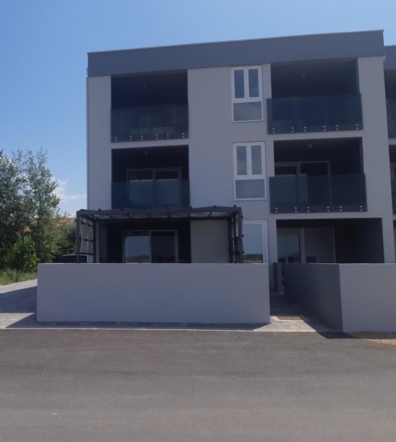 Apartmani Sunside Нин Экстерьер фото