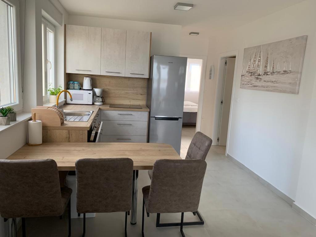 Apartmani Sunside Нин Экстерьер фото