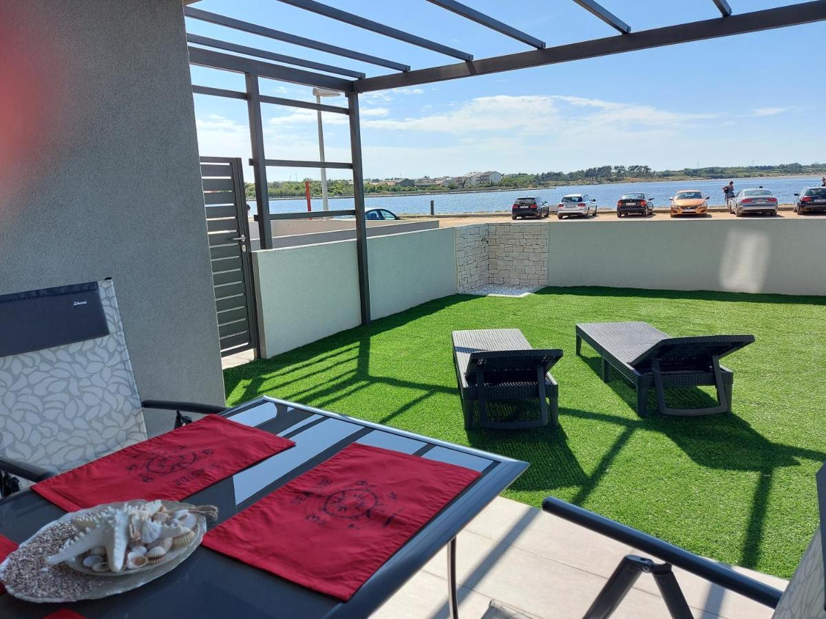 Apartmani Sunside Нин Экстерьер фото